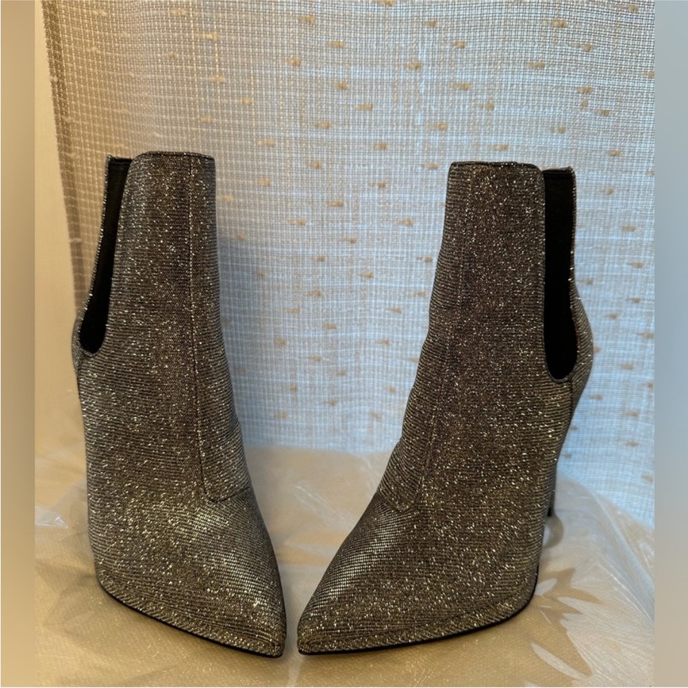 Michael Kors Brielle Silver Glitter Ankle Booties, Size 5